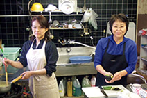 写真：水口さん（右）と佐藤さん 