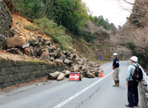 写真：崩落した石垣