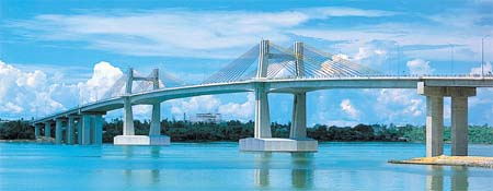 フィリピン第2マクタン橋（1999年竣工）
