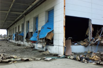 写真：レンゴー仙台工場の被害状況