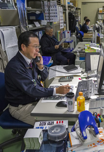 写真：西川所長（手前）と太田所長（奥）