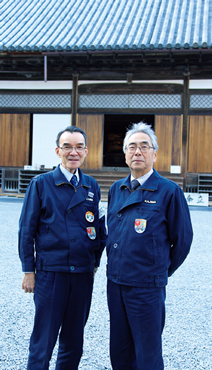 写真：佐藤啓所長（左）と菅家道郎副所長