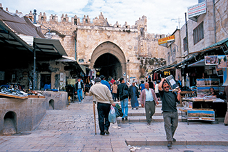 写真：ダマスカス門を入るとイスラム教徒地区がある