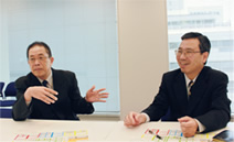 図版：東京土木支店土木部・田中秀夫担当部長（右）と高橋忍専任部長