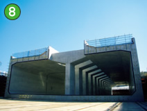 図版：北総鉄道と交差する一般国道298号（東京外かく環状道路）新設工事に伴う函渠