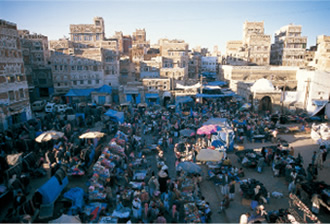 写真：イエメン門を抜けた先の広場