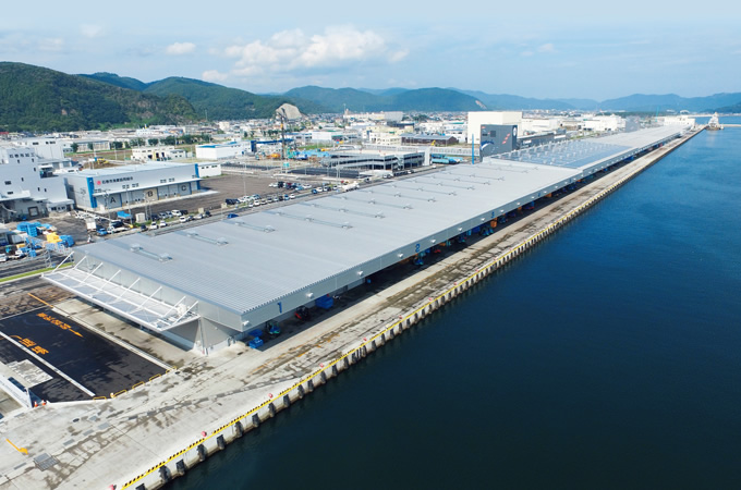 写真：再建を果たした石巻魚市場