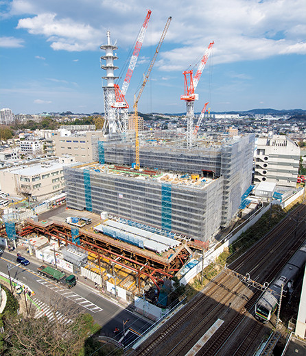 写真：藤沢市新市庁舎の工事が進む