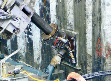 図版：特殊止水パッカーによる耐高水圧仕様でのアンカー施工