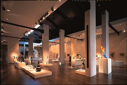 美術館棟 1階展示室内観