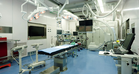 写真：血管造影装置付き手術室