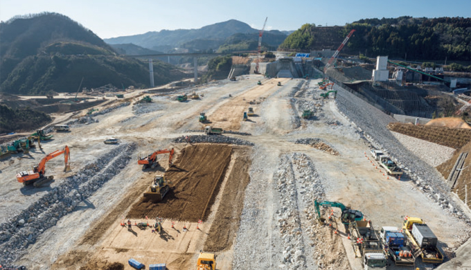 写真：大分川ダムの施工状況