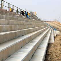 図版：保護コンクリートは階段状で海側にいた人が陸側に避難できる