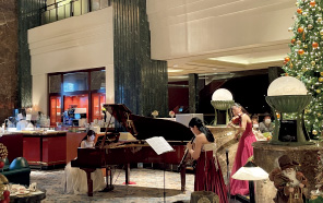 図版：月1回（不定期）のペースでクラシック演奏会を行い，アーバンホテルとしての文化的要素，華やかさを演出する