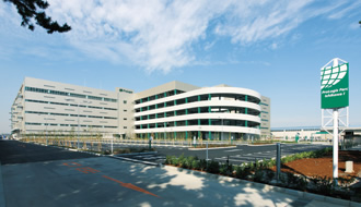 写真：プロロジスパーク市川I（千葉県市川市）／スマート免震基礎工法®による営業倉庫