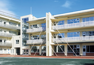 写真：八雲学園中学高等学校東校舎（東京都目黒区）