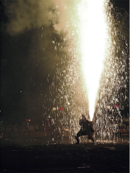 写真：三河の伝統手筒花火