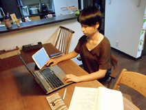 写真：在宅勤務にトライアルすることになった竹之内設計主査