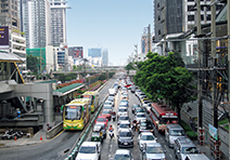 写真：シーロム地区のBRT