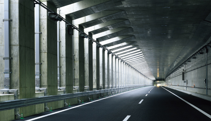 写真：開通直前の高速道路部