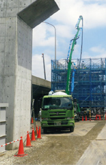 写真：東関東自動車道と国道357号に挟まれた場所での施工状況
