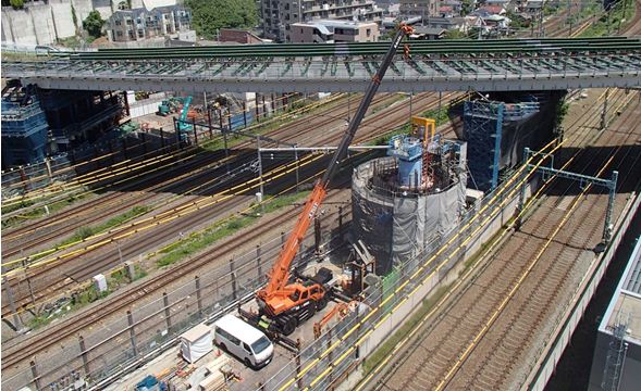 線路に近接した敷地で施工を行った横浜環状北線のニューマチックケーソン