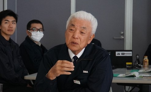 図版：災害対策本部会議での押味会長兼社長による総括