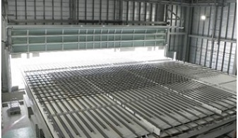 図版：完成した鉄筋ユニットの運搬状況