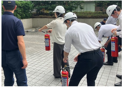 図版 消火訓練の様子