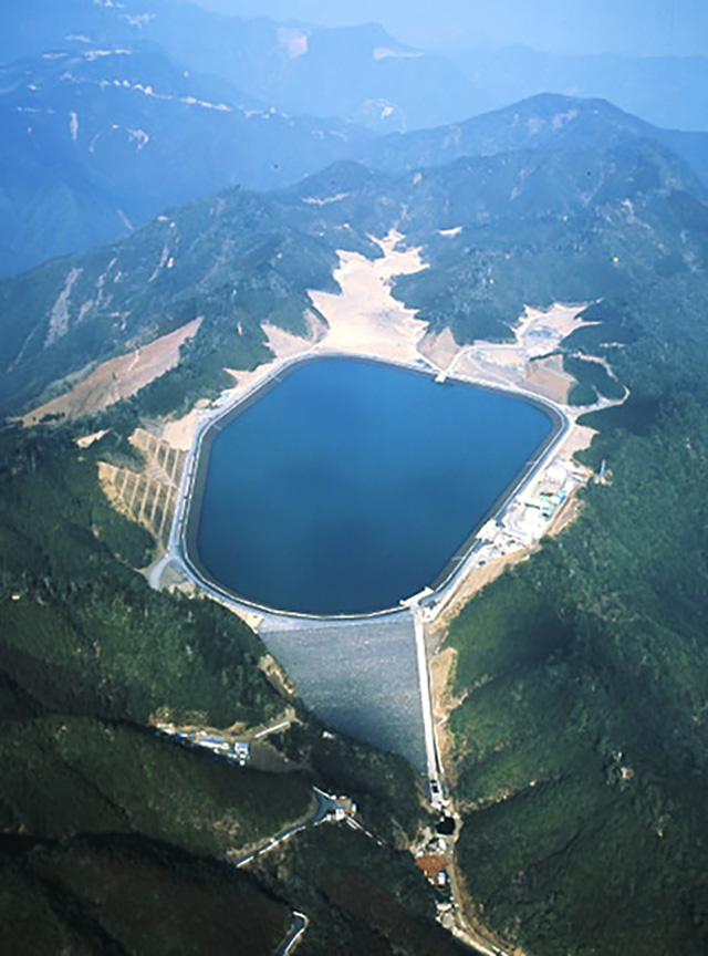 小丸川発電所上部調整池