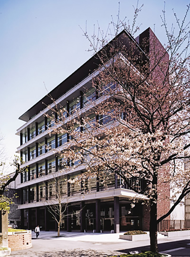 立教大学 14号館
