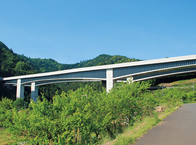 首都圏中央連絡自動車道 裏高尾橋