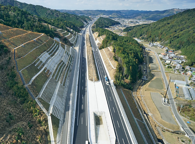 新東名高速道路 牧平工事