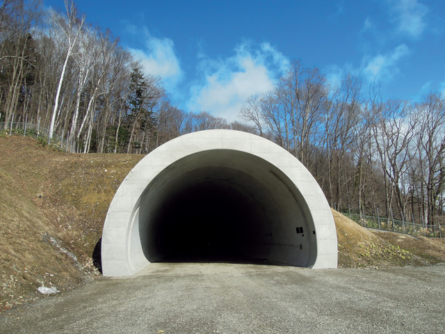 （仮称）旭川十勝道路 富良野市 北の峰トンネル