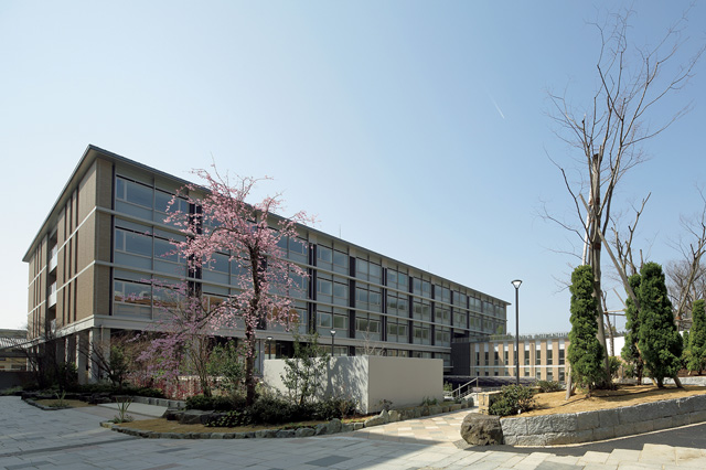 佛教大学紫野キャンパス 1 号館・礼拝堂（水谷幸正記念館）