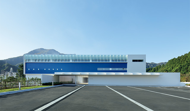 デンカ青海工場 総合事務所