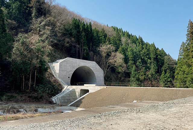 能越道 鷹ノ巣山2号トンネル