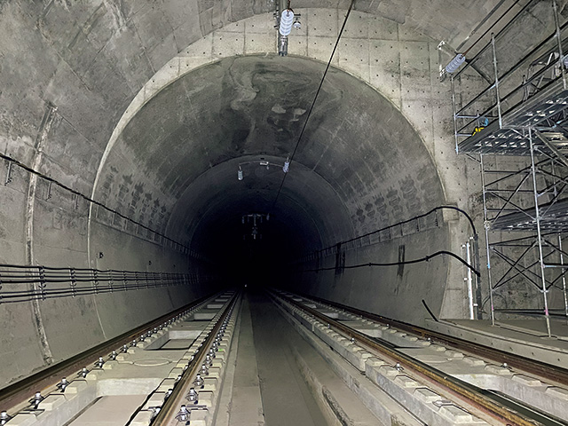 北陸新幹線、新北陸トンネル（葉原）