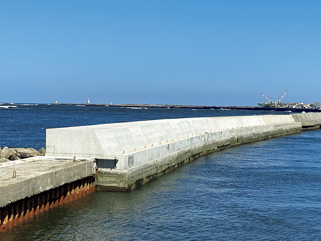 銚子漁港水産流通基盤整備工事（導流堤（川口））