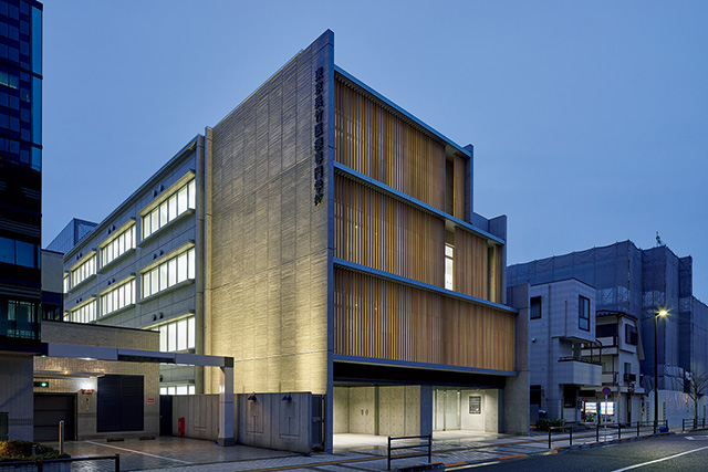東京呉竹医療専門学校 本館