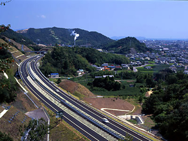 四国横断自動車道