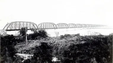下淡水渓橋梁（1914年）