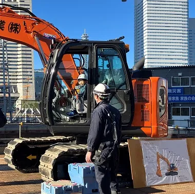 運転席で記念撮影