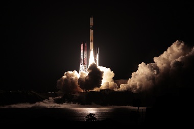 図版：H-II Aロケット50号機 打上げ　©JAXA