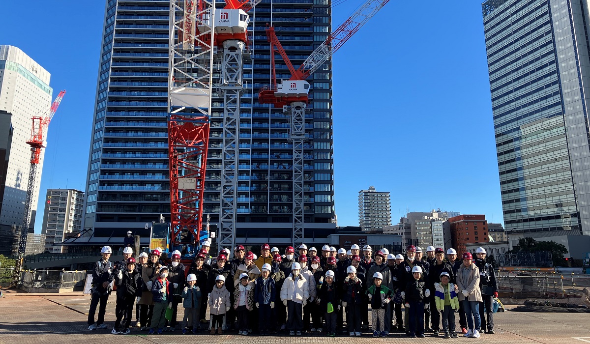 図版：晴天に恵まれた見学会となりました