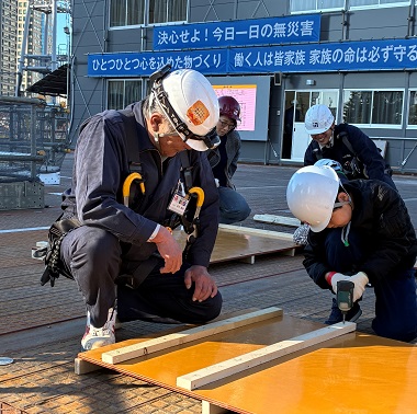 図版：ビス打ちのお仕事体験