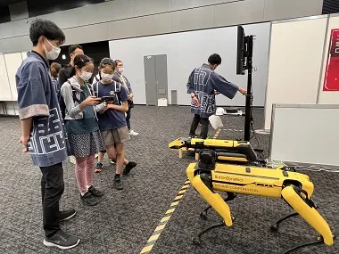 Spotの操縦体験の様子