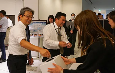 抽選会の様子