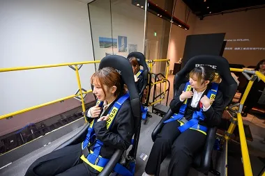 3次元振動台「トライデッカー」を体験