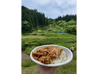 昼食の生姜焼き丼